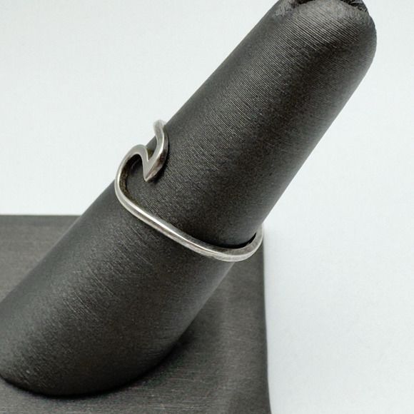 Sterling Silver 925 Wave Ring Size 6.5 Minimalist Boho Dainty - Picture 3 of 8